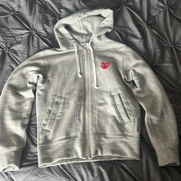 Selling a Comme Des Garçons Play Embroider Heart Zip-Up Hoodie -price negotiable - Picture 3 of 8